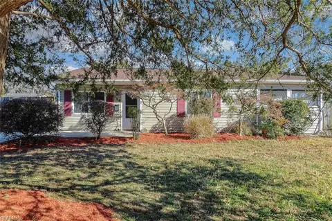 784 Holladay Ln, Virginia Beach, VA 23455