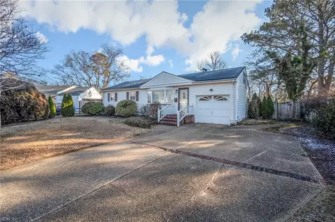 8274 Baywood Ct, Norfolk, VA 23518