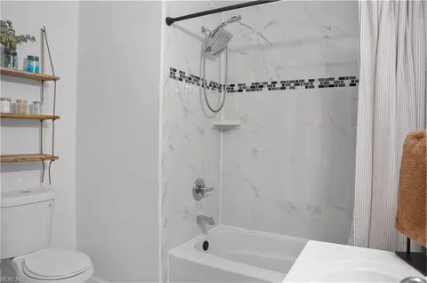 Bath - 3114 Herbert St, Norfolk, VA 23513 photo 2 of 4