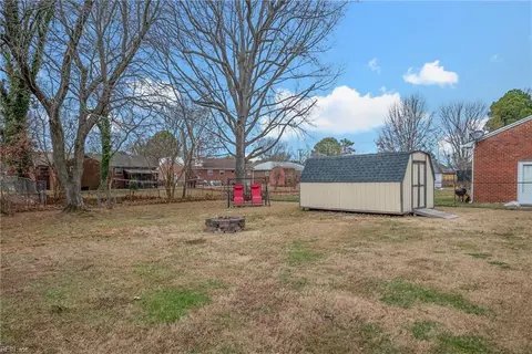 Exterior - 221 Cellardoor Ct, Hampton, VA 23666 photo 6 of 8