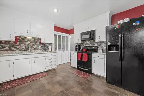 Kitchen - 221 Cellardoor Ct, Hampton, VA 23666 photo 1 of 2