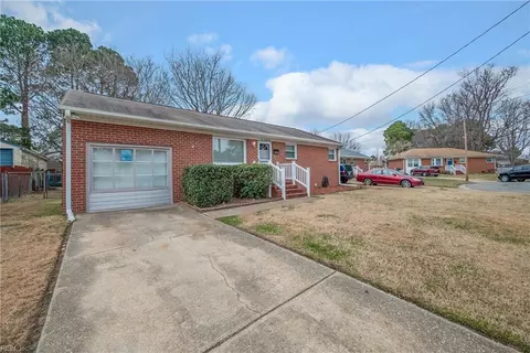 221 Cellardoor Ct, Hampton, VA 23666