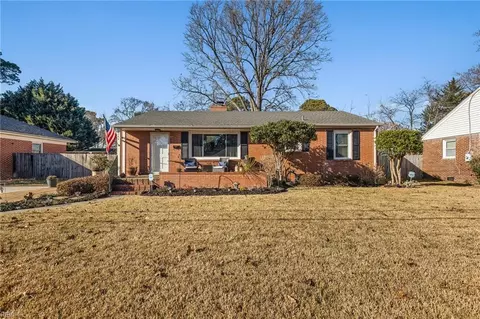 2744 Heutte Dr, Norfolk, VA 23518