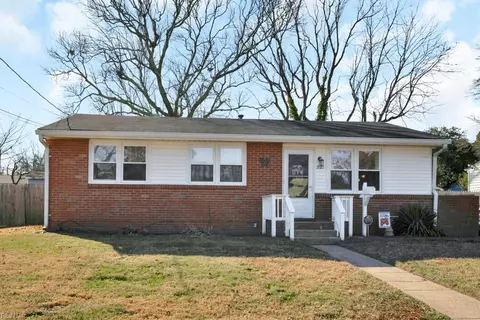2920 Mattox Dr, Chesapeake, VA 23325