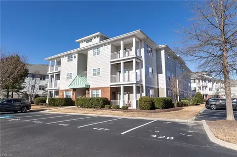 4316 Colindale Rd #104, Chesapeake, VA 23321