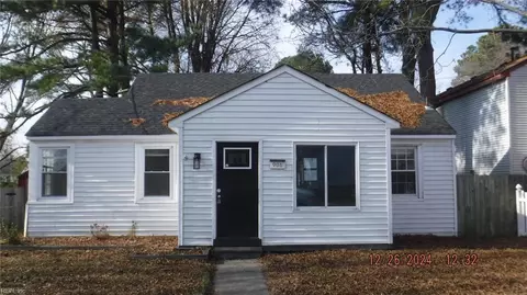 906 Decatur St, Chesapeake, VA 23324