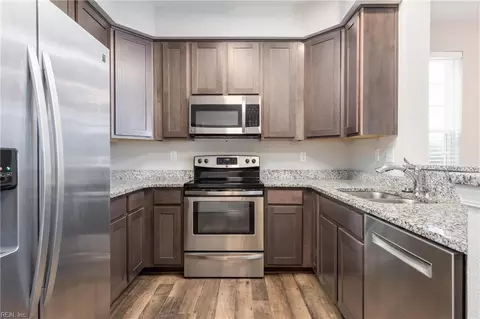 Kitchen - 315 Waterside Dr #40, Hampton, VA 23666 photo 1 of 2
