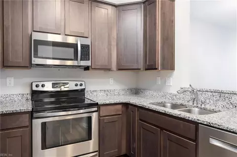 Kitchen - 315 Waterside Dr #40, Hampton, VA 23666 photo 2 of 2