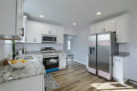 115 Locust Ave, Hampton, VA 23661 photo 9