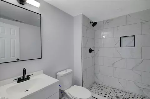 115 Locust Ave, Hampton, VA 23661 photo 14
