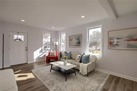 115 Locust Ave, Hampton, VA 23661 photo 6