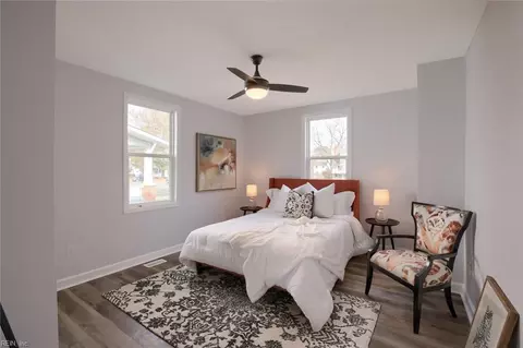 115 Locust Ave, Hampton, VA 23661 photo 8