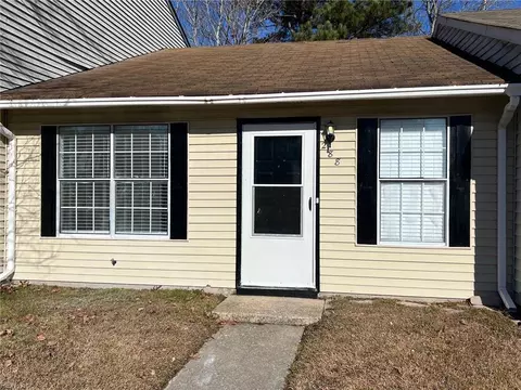 288 Thalia Trace Dr, Virginia Beach, VA 23452