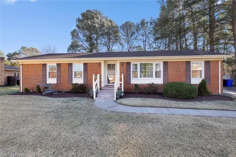 5817 Craneybrook Ln, Portsmouth, VA 23703