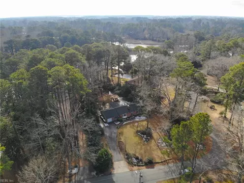 2433 Plantation Dr, Virginia Beach, VA 23454
