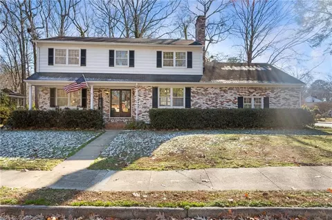 127 Wilderness Rd, Hampton, VA 23669