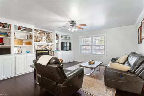 127 Wilderness Rd, Hampton, VA 23669 photo 5