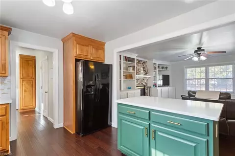 127 Wilderness Rd, Hampton, VA 23669 photo 11