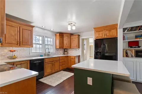 127 Wilderness Rd, Hampton, VA 23669 photo 10