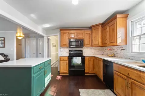 127 Wilderness Rd, Hampton, VA 23669 photo 13