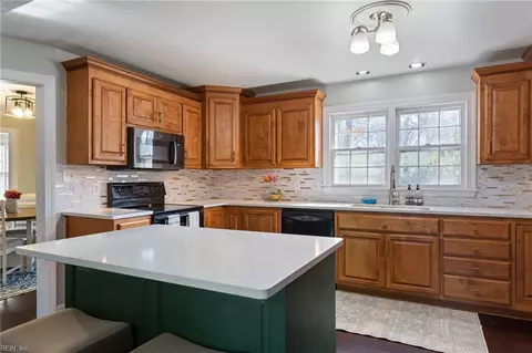 127 Wilderness Rd, Hampton, VA 23669 photo 9