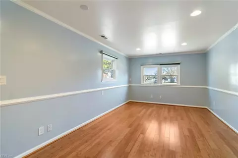 Living - 211 Manchester Dr, Hampton, VA 23666 photo 5 of 5