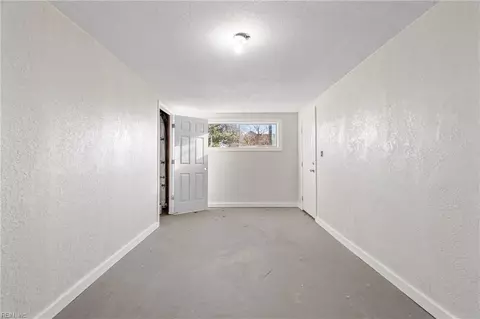 7100 Gregory Dr, Norfolk, VA 23513 photo 20