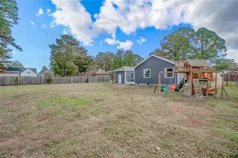Exterior - 3908 South Rd, Chesapeake, VA 23321 photo 3 of 4