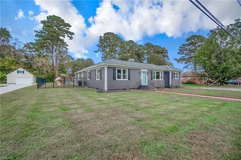 Exterior - 3908 South Rd, Chesapeake, VA 23321 photo 2 of 4