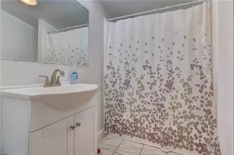 Bath - 317 E Randall Ave, Norfolk, VA 23503 photo 2 of 2