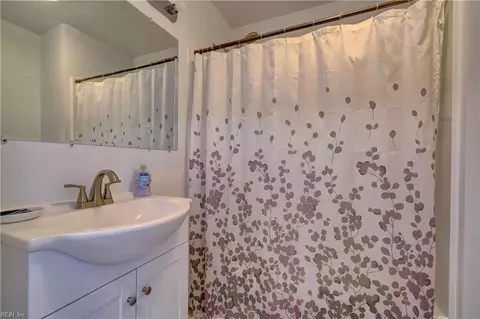 Bath - 317 E Randall Ave, Norfolk, VA 23503 photo 1 of 2
