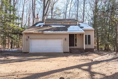 100 Saxon Rd, Williamsburg, VA 23185