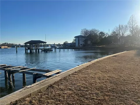 View/Area - 442 E Pembroke Ave, Hampton, VA 23669 photo 2 of 3