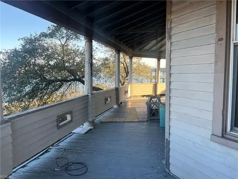 Exterior - 442 E Pembroke Ave, Hampton, VA 23669 photo 6 of 6