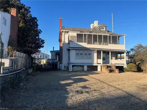 Exterior - 442 E Pembroke Ave, Hampton, VA 23669 photo 3 of 6