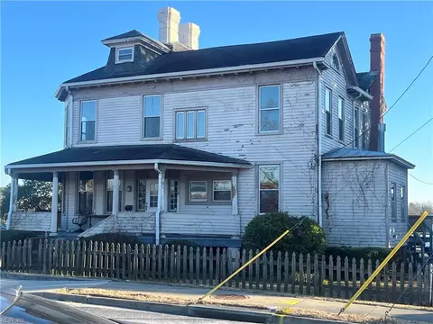 442 E Pembroke Ave, Hampton, VA 23669