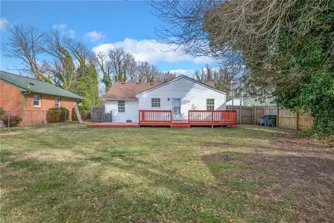 Exterior - 5 Douglas St, Hampton, VA 23663 photo 4 of 5