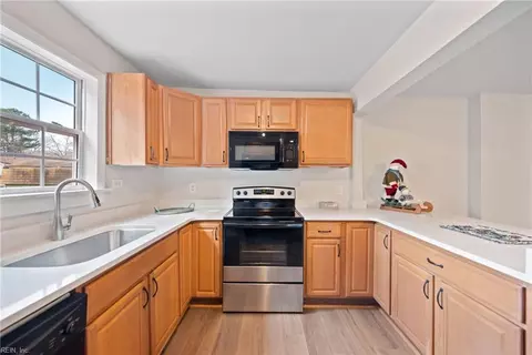 Kitchen - 5 Douglas St, Hampton, VA 23663 photo 1 of 2