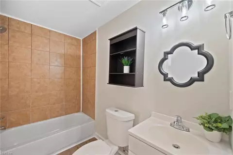 Bath - 5 Douglas St, Hampton, VA 23663 photo 1 of 6