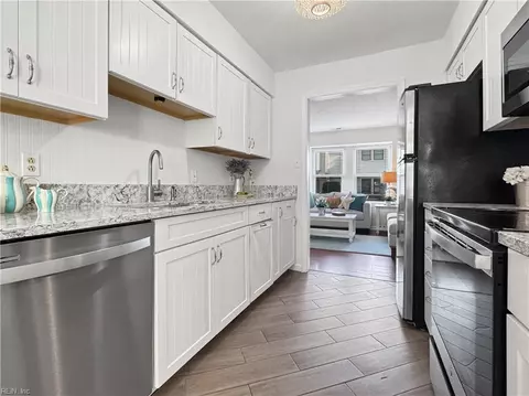 Kitchen - 2301 Breakers Ct, Virginia Beach, VA 23451 photo 2 of 2
