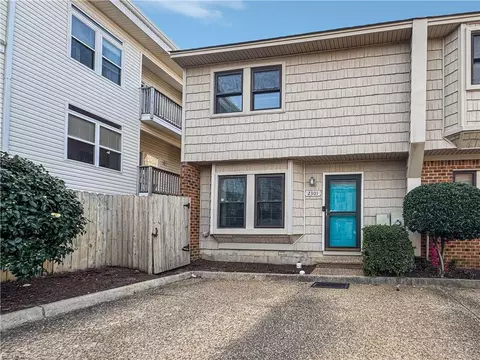 Exterior - 2301 Breakers Ct, Virginia Beach, VA 23451 photo 2 of 3