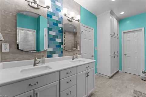 Bath - 2310 Eagle Dr, Chesapeake, VA 23323 photo 3 of 4