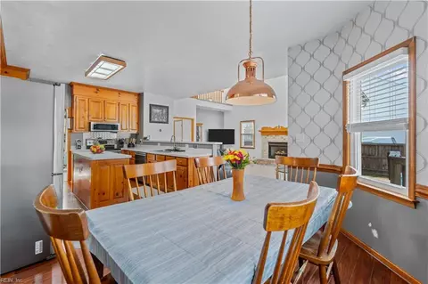 Dining - 2310 Eagle Dr, Chesapeake, VA 23323 photo 3 of 3