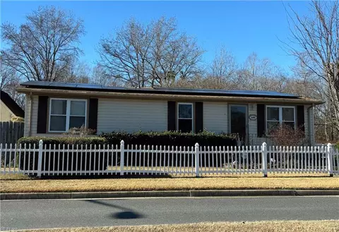 1101 Ocean Woods Ct, Virginia Beach, VA 23454