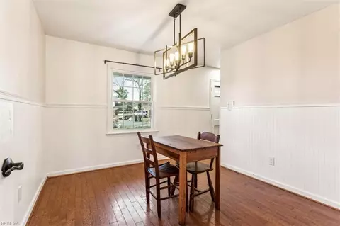 Dining - 318 Orange Plank Rd, Hampton, VA 23669 photo 2 of 3