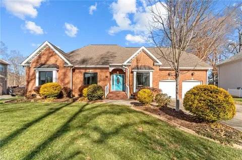 716 Edenbridge Dr, Chesapeake, VA 23322