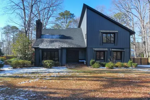 317 Woodland Dr, Newport News, VA 23606