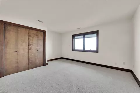 Bedroom - 15 Thimble Shoals Ct, Hampton, VA 23664 photo 3 of 4