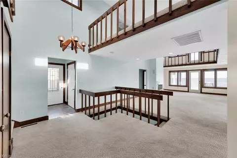 Entry Way - 15 Thimble Shoals Ct, Hampton, VA 23664 photo 4 of 9