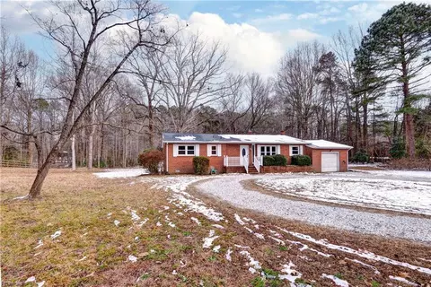 382 Fenton Mill Rd, Williamsburg, VA 23188